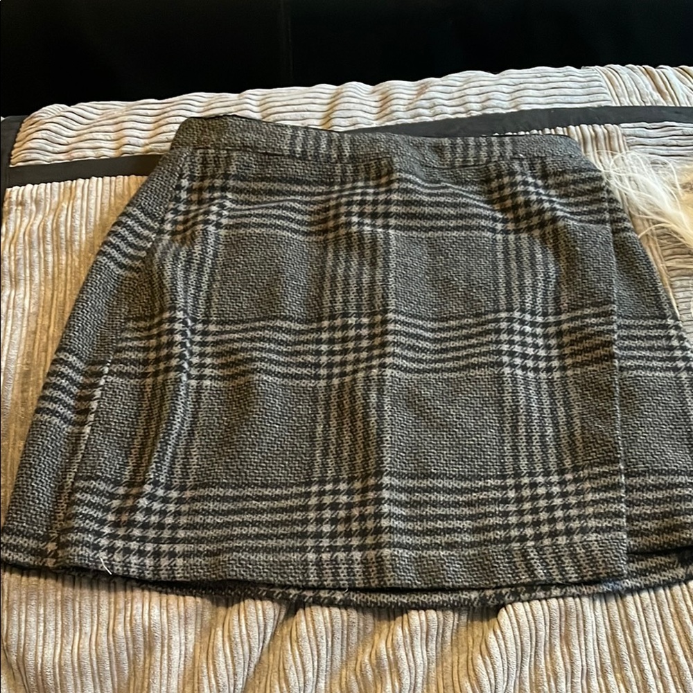 Abercrombie & Fitch - Classic Gray Plaid Skirt
